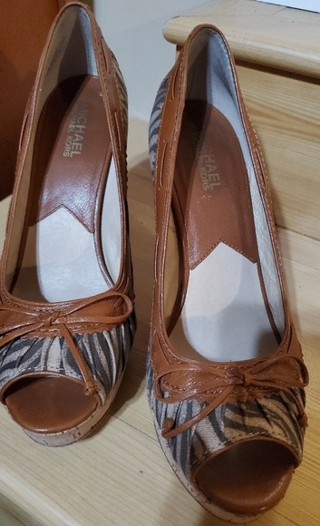 Michael Kors Canvas Safari OpenToe Stilletto Heels - Picture 5 of 11